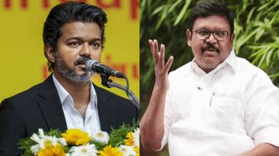 விருப்பமில்லாத விஜய்.. காய் நகர்த்தும் சீனியர்கள்! இன்று தவெகவில் ஐக்கியமாகிறார் வைகைச் செல்வன்!