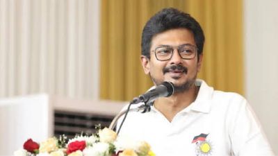 சின்னவர் எங்கே? கைதாகும் எம்எல்ஏக்கள்..  கண்டுக்காத உதயநிதி.. கடுப்பில் திமுக உடன்பிறப்புகள்! 