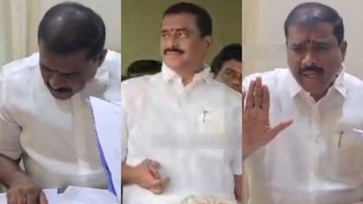 Vijay: ஸ்பீக்கர் பர்மிஷன் இருக்கா? நான் எம்எல்ஏங்க! போலீஸுடன் திமுக மார்க்கண்டயேன் வாக்குவாதம்