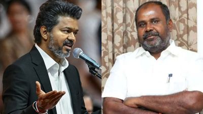 மறுபடியும் தேர்தல்.. ராஜினாமா செய்யும் விஜய்? சிஎம்-ன் திடீர் மைண்ட் செட்.. பரபரப்பை கிளப்பிய ’மாஜி’