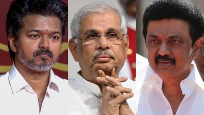 குதிரை பேரம் செஞ்சீங்களா? படாரென கேட்ட ஆளுநர்.. பதிலே அனுப்பாமல் கைகழுவிய தவெக அரசு? திமுக ஷாக்