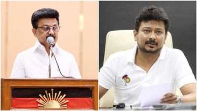மாவட்டச் செயலாளர் பதவி.. காய் நகர்த்தும் திமுக எம்எல்ஏ-க்கள்.. போட்டியை ரசிக்கும் ஸ்டாலின்!