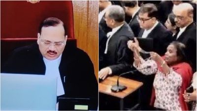 தலைமை நீதிபதி முன்பு தாலியை கழற்றிய பெண்.. 