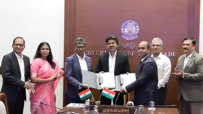 தட்டித் தூக்கிய விஜய்.. 1000 கோடியை அள்ளி வந்த அமைச்சர் கீர்த்தனா! கையெழுத்தான ஹிட்டாச்சி ஒப்பந்தம்!