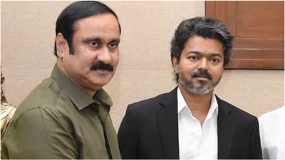 பாமக காலியாகிடும்.. விஜய்யை பார்த்து அன்புமணியை எச்சரித்த வன்னியர் சங்கம்! விஷயம் இதுதான்!
