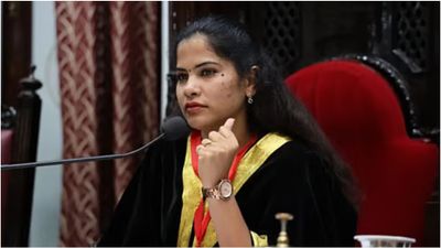 மேயர் பிரியாவுக்கு ஸ்கெட்ச்? சென்னை மாநகராட்சியில் 7 பேர் பணியிடை நீக்கம்! அடித்து ஆடும் தவெக!