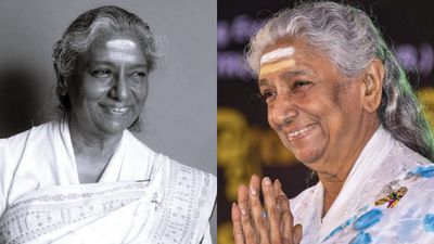 பாடகி எஸ். ஜானகி உடல் முழு அரசு மரியாதையுடன் இன்று மைசூரில் அடக்கம்.. 3 மணி வரை பொதுமக்கள் அஞ்சலி!