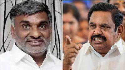 2 மாவட்ட நிர்வாகிகளுடன் எடப்பாடி பழனிசாமி ஆலோசனை.. 2 அதிமுக எம்எல்ஏ-க்களும் புறக்கணிப்பு!