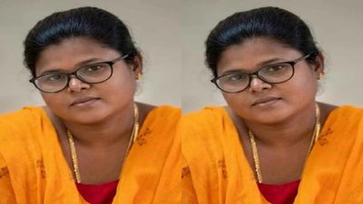 அப்பாவை இழந்த பெண்ணிடம் 1000 ரூபாய் டிஸ்கவுண்ட்.. வருவாய் ஆய்வாளரை திருச்சி போலீஸ் பிடித்தது எப்படி?