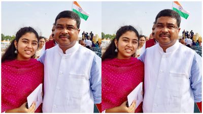 தர்மேந்திர பிரதான் மகளை குறிவைத்து தாக்கும் ஜென்சி கிட்ஸ்.. இன்ஸ்டாவை விட்டே வெளியேறினார்