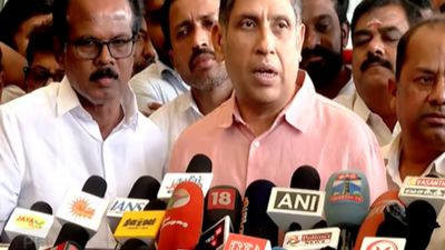 ரூ 35 கோடி பேரம்தான் தவறு! அதிமுகவினர் செய்வது தவறில்லை! பிரவீன் சக்கரவர்த்தி 
