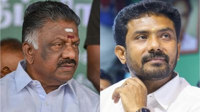 ம்ஹும்..இது வேலைக்காகாது! அறிவாலயத்தை காலி செய்யும் ஓபிஎஸ்! அப்பாவை நெறுக்கும் மகன்! பரபர பாலிடிக்ஸ்