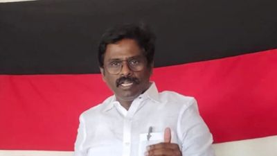“தம்மாத்துண்டு ஸ்டிக்கர் மேல வைக்கிற நம்பிக்கைக்கு பதிலா ஒரு நல்ல திட்டத்தைக் கொடுங்க விஜய்” - திமுக