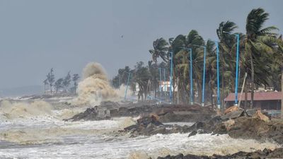 வங்கக்கடலில் நடந்த மாற்றம்.. தமிழகத்தில் சம்பவம் இருக்கு! மழைக்கு ரெடியா இருங்க!
