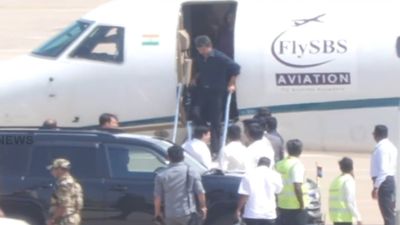 நான் என்ன கலர்கலராவா சட்டை போடுறேனு கேட்டாரே விஜய்! கரூருக்கு எந்த நிறம் தெரியுமா?