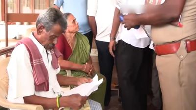 செந்தில் பாலாஜி, அசோக்குமார் 5 நாட்களாக தலைமறைவு! பெற்றோரிடம் சம்மன் அளித்த சென்னை போலீஸ்
