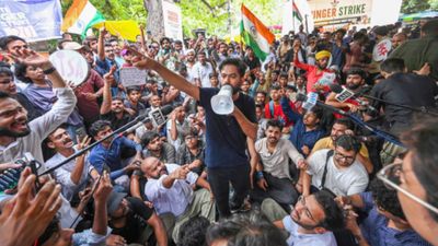 விடிய விடிய தொடர்ந்த மாணவர் போராட்டம்! இன்று மீண்டும் நாடாளுமன்ற முற்றுகை அறிவிப்பு! தொடரும் பதற்றம்