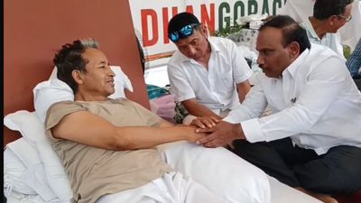 ஸ்டாலின் போட்ட உத்தரவு.. சோனம் வாங்சுங்கை சந்தித்து ஆதரவளித்த ஆ ராசா.. நாடாளுமன்றம் போகும் விவகாரம்