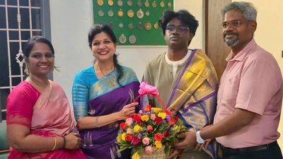 தமிழகத்தில் நீட் தேர்வில் முதலிடம் பெற்ற வெங்கடபதிக்கு இன்ப அதிர்ச்சி கொடுத்த எம்எல்ஏ சவுமியா அன்புமணி