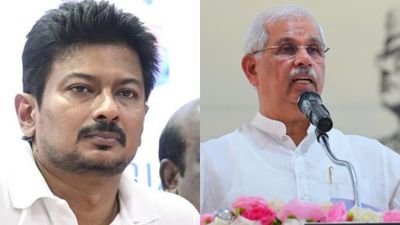 “ஆளுநரை ஆய்வு செய்யவிட்டு மாநில உரிமைகளை Compromise செய்துள்ளது தவெக அரசு”.. உதயநிதி காட்டம்!