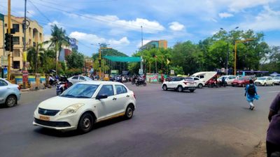 வேளச்சேரி புதிய பாலம் திட்டத்திற்கு சிக்கல்.. சென்னை மாநகராட்சியில் 700 கோடி டெண்டர்கள் ரத்து