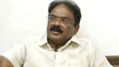 திமுகவில் இருந்து முக்கிய புள்ளியை தூக்கிய விஜய்.. தவெகவில் இணைய பனையூர் அலுவலகம் வந்த விபி கலைராஜன்