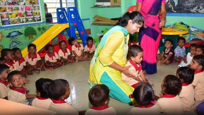 ஐஏஎஸ்ஸா இருந்தாலும்.. மகனை அங்கன்வாடியில் சேர்த்த  பெரம்பலூர் கலெக்டர் சரண்யா அறி! பின்னணி