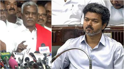 பூனைக்குட்டியைப் போர்வைக்குள் மூடி வைக்கிறார்கள்! அது வெளியே வரும்! விஜய்யை கடுமையாக சாடிய சிபிஎம்!