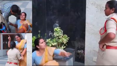 இப்படித்தான் அநியாயமா நடக்குது ஆந்திர உள்ளாட்சி தேர்தல்? மாஜி பெண் அமைச்சரையே கீழே தள்ளிய எஸ்ஐ