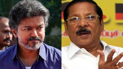 Vastu: இந்த செடிகளை மறந்தும் கூட வீட்டில் வளர்க்க வேண்டாம்! துரதிருஷ்டம்தான் வந்து சேரும்!