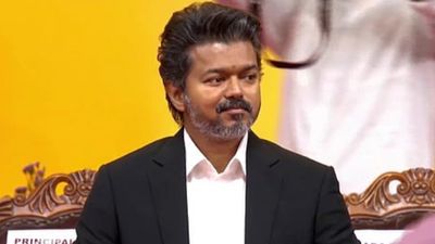 புறம்போக்கு நிலத்தை சொந்த நிலம் என கூறும் விஜய்! ஜெயலலிதாவின் ‘டான்சி’ முறைகேடு போன்றது?