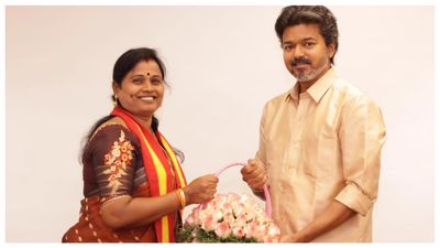 ஓட்டுக்கு ஒரு ரூபாய் கொடுக்கல.. நிரூபித்துக் காட்டுங்கள்.. எதிர்க்கட்சிகளுக்கு மரகதம் குமரவேல் சவால்