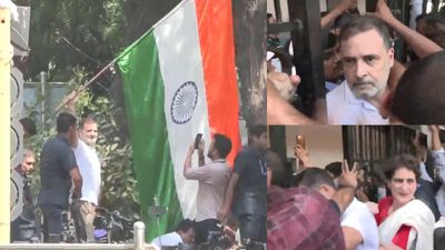 ஞானேஷ் குமாருக்கு எதிராக போராட்டம்! இந்தியா கூட்டணி எம்பிக்கள் தர்ணா.. ராகுல், பிரியங்கா கைது