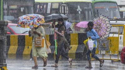 வங்கக் கடலில் கருப்பு பூதம்.. 6 மாவட்டங்களுக்கு ஆரஞ்ச் அலர்ட்! ஒட்டுமொத்த தமிழ்நாட்டுக்குமே வார்னிங் 