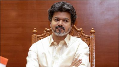 கவுன்சிலர் சீட்டுக்கு வசூல்.. தவெக மாவட்டச் செயலாளர்களின் செயல்பாடுகள்.. விஜய்க்கு போன ரிப்போர்ட்!