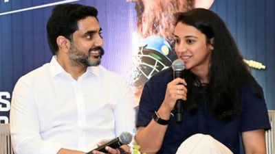 శభాష్ నారా లోకేష్..!వరల్డ్ కప్ క్రికెటర్ స్మృతీ మంథన ప్రశంసలు..!