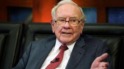 వారెన్ బఫెట్ సంచలన నిర్ణయం..!!
