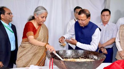 Union Budget 2026: హల్వా వేడుక పూర్తి, లాక్ ఇన్ లోకి అందరూ