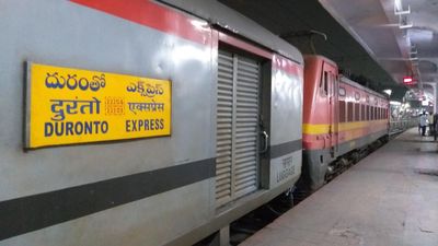 విశాఖ-సికింద్రాబాద్ దురంతో ఎక్స్ ప్రెస్ ప్రయాణికులకు గుడ్ న్యూస్..!