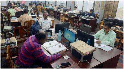  ఉద్యోగులకు సమగ్ర వేతన ప్యాకేజీ, ప్రభుత్వం నిర్ణయం - రూ1.50కోట్ల భీమా, ప్రత్యేక రుణాలు..!!