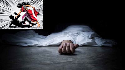 ప్రియుడితో కలిసి భర్తను హత్య చేసిన భార్య.. రాత్రంతా నీలి చిత్రాలు చూస్తూ !!  