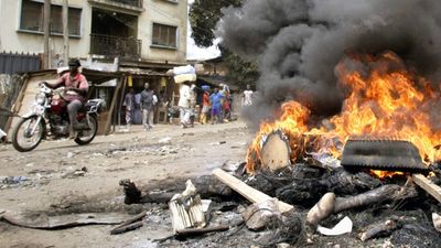 గ్రామంలో కాల్పులు.. 30 మంది మృతి.. పలువురు కిడ్నాప్.. 