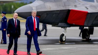 గ్రీన్‌లాండ్ గొడవలో దూరిన రష్యా.. అగ్గిపై పెట్రోల్ పోసిన మంత్రి!