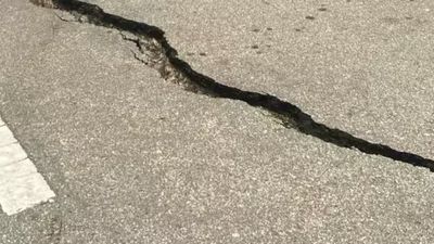 కోల్కతాలో భూకంపం.. ఇళ్ల నుంచి పరుగులు తీసిన ప్రజలు