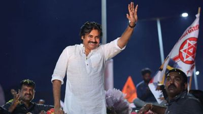 పవన్ కళ్యాణ్ కు వీరంతా పొలిటికల్ ప్రొడ్యూసర్లు..ఎమ్మెల్యే సంచలన వ్యాఖ్యలు!