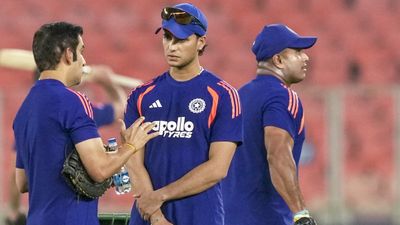 ఓపెనర్ గా అభిషేక్ స్థానంలో - ఫైనల్ లో భారీ ట్విస్ట్, ఫలించేనా..!!