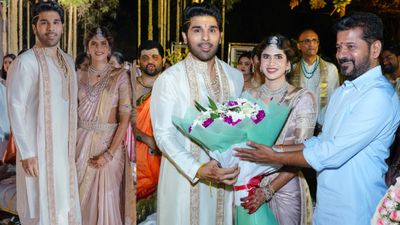 మూడు ముళ్లు బంధంతో ఒక్కటైన 