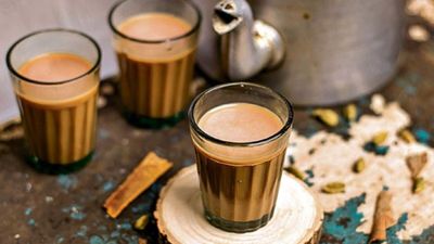 టీలో చక్కెరకు బదులు ఇవి వాడి చూడండి: అస్సలు వదలరు