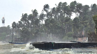 బంగాళాఖాతంపై ఆవర్తనం- ఏపీలోని ఈ జిల్లాల్లో భారీ వర్షాలు