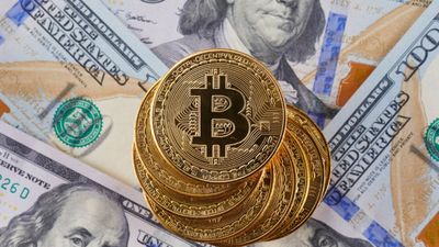 Bitcoin సంచలనం: యుద్ధం సమయంలోనూ ఇంత లాభమా?